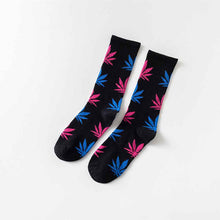 Load image into Gallery viewer, Weed Leaf Crew Socks