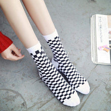 Load image into Gallery viewer, Checkerboard Socks
